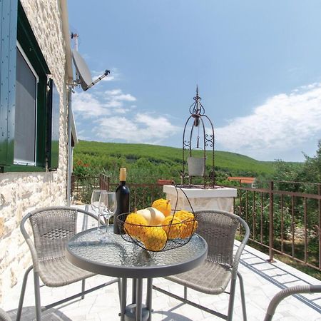 Awesome Home In Smokvica With Kitchen Екстериор снимка