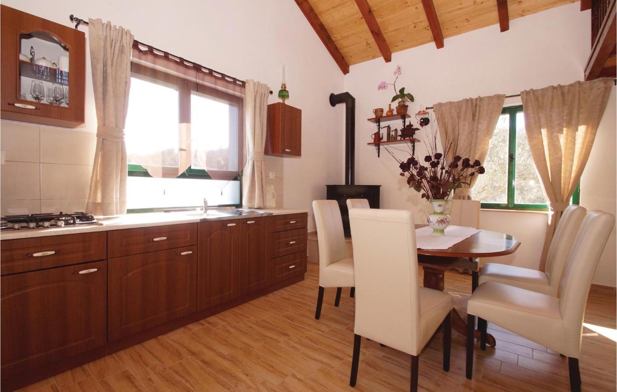 Awesome Home In Smokvica With Kitchen Екстериор снимка