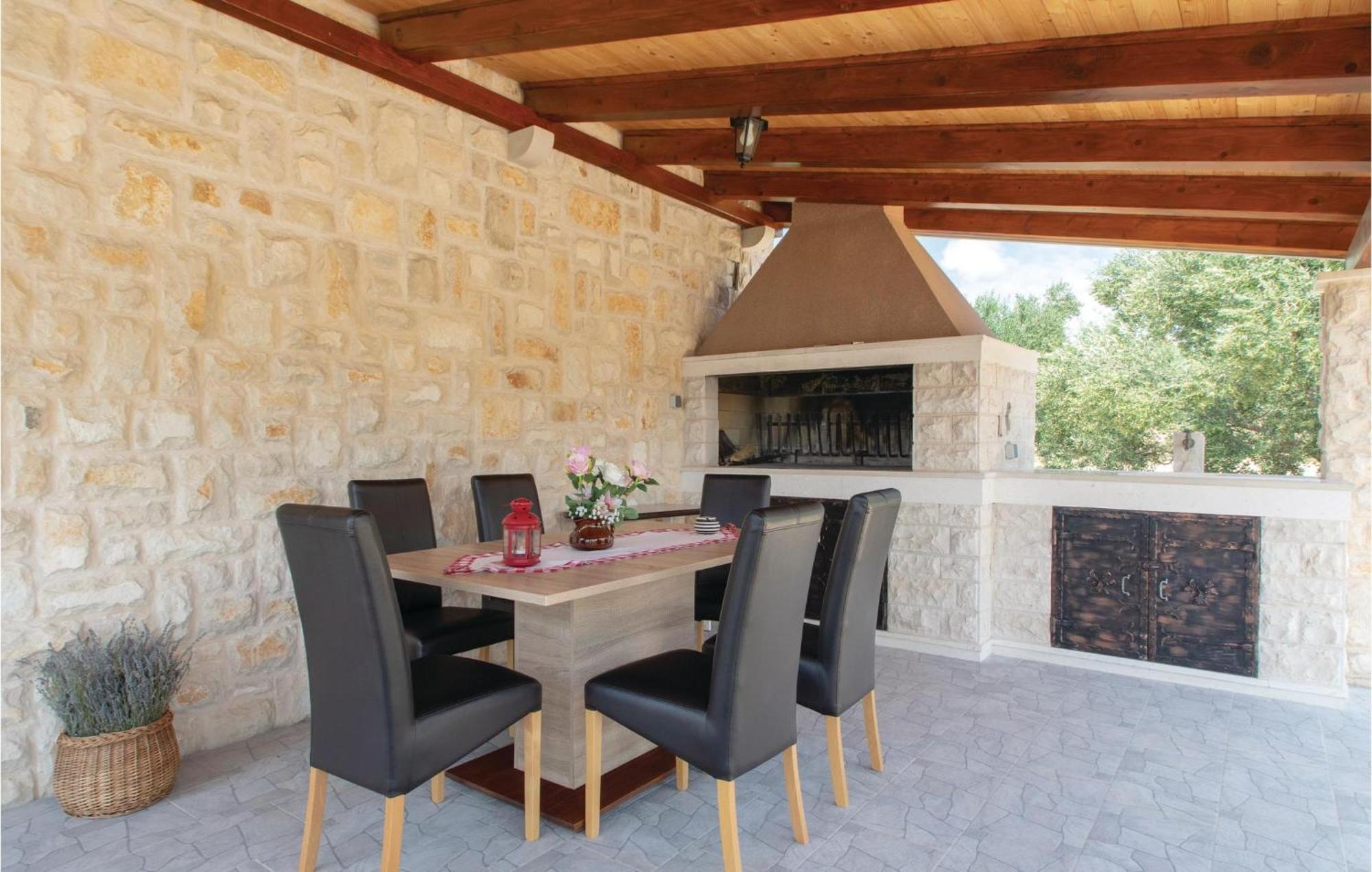 Awesome Home In Smokvica With Kitchen Екстериор снимка